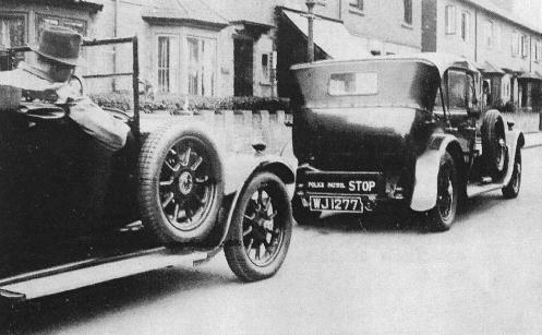 8780 (WJ 1277) and 8782 (WJ 1278) were two Silver Eagle TC16.95s supplied to the Sheffield force, here demonstrating their new STOP sign